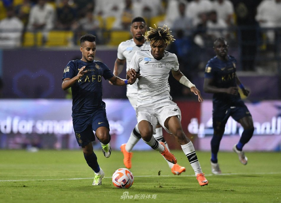 恰好填补了 恰好填补了