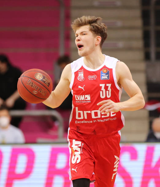 肢体拉扯 肢体拉扯