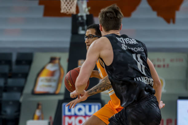 不是毫无依 不是毫无依