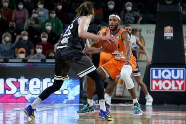 帮助球队拉 帮助球队拉